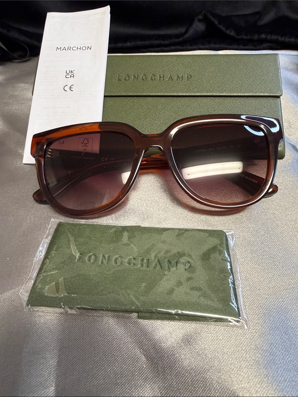 New Longchamp LO755S tortoises he’ll frame and gradient lenses. Box and cloth